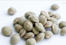 探秘黄芥末——一种热门调味品的由来和制作方法（从植物到餐桌，揭秘黄芥末的全过程）